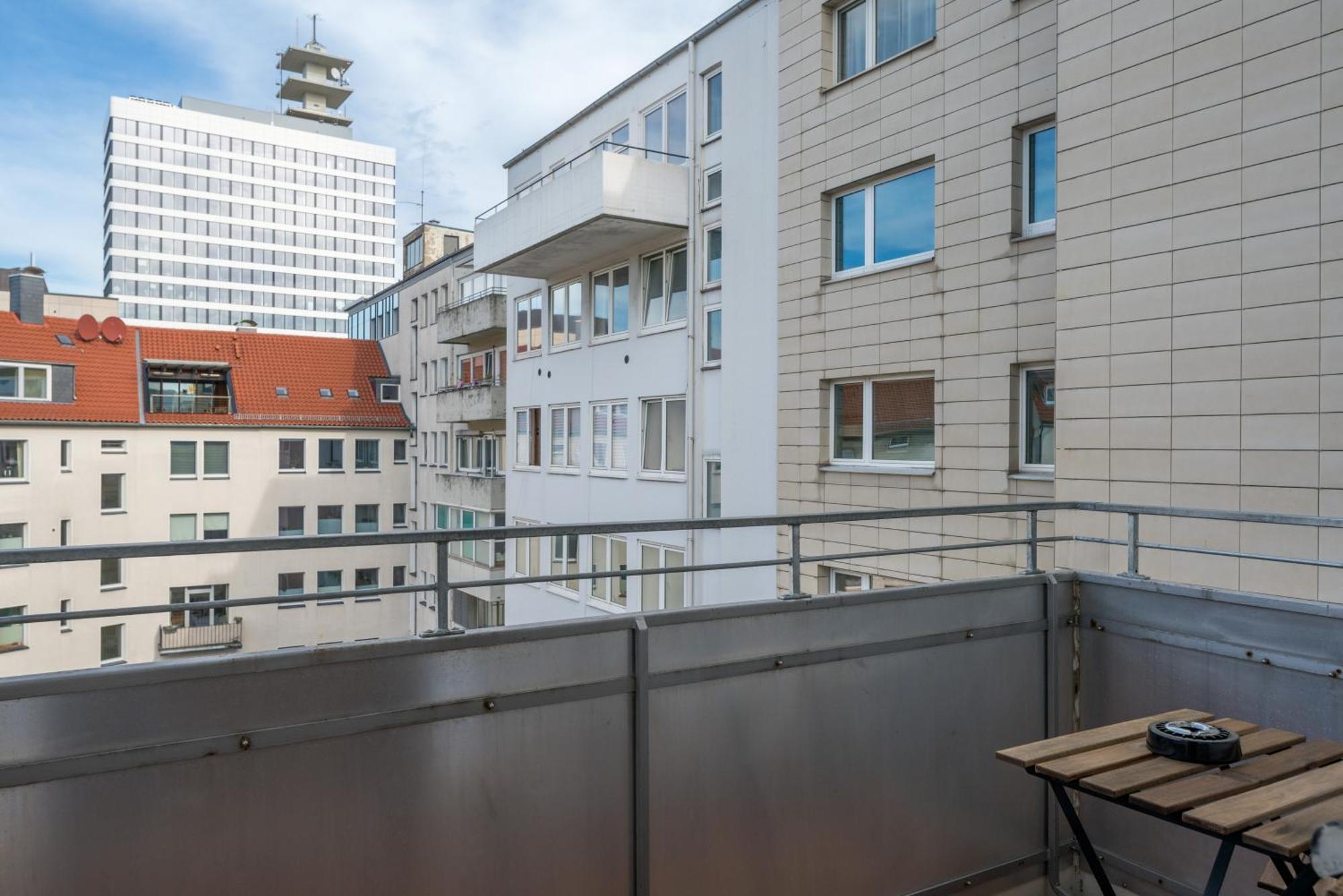 Homely-Apartment Manhattanart, Zentral, Parkplatz, Billard,Ps4, Dart, Balkon Билефельд Экстерьер фото