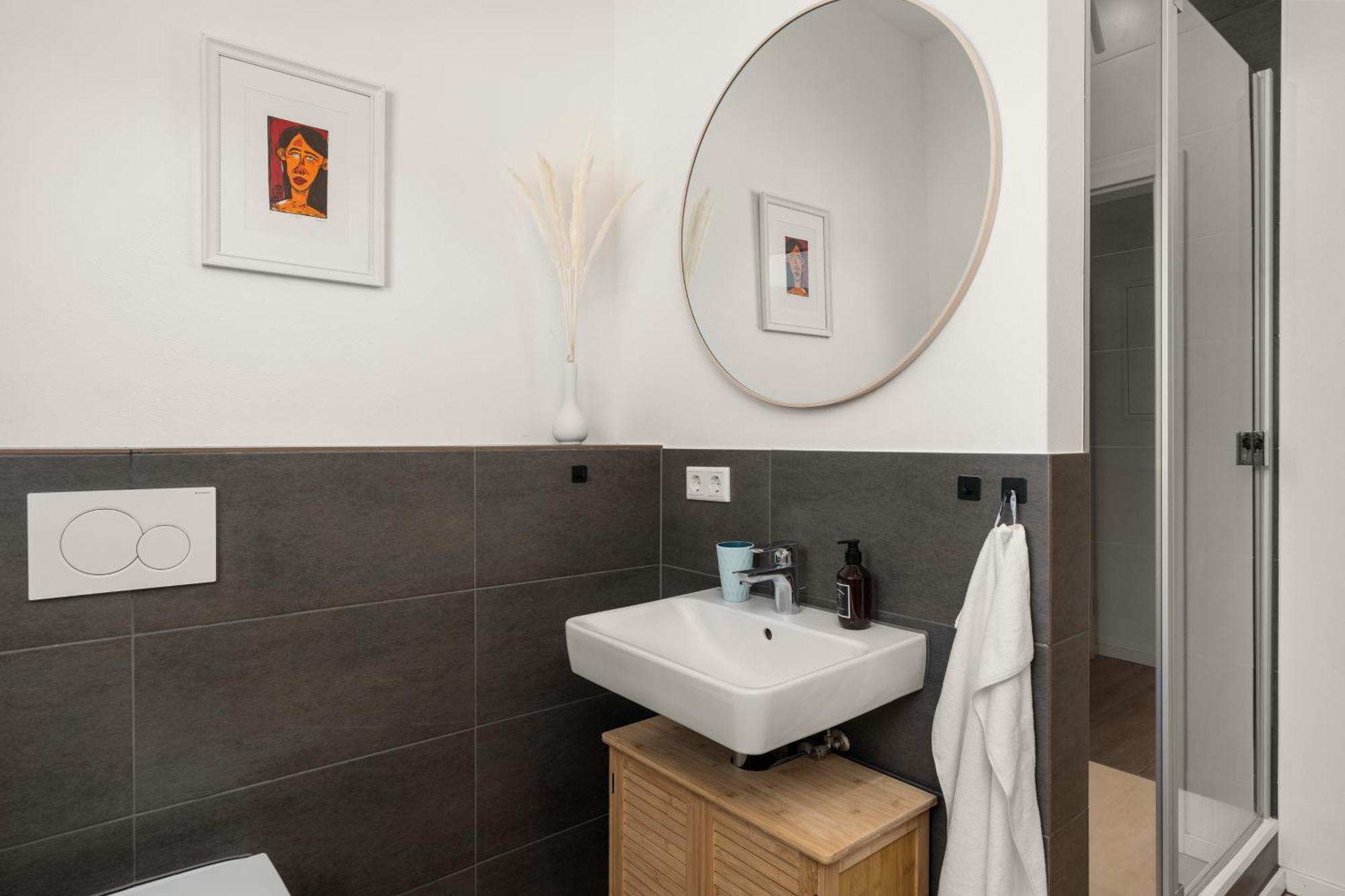 Homely-Apartment Manhattanart, Zentral, Parkplatz, Billard,Ps4, Dart, Balkon Билефельд Экстерьер фото